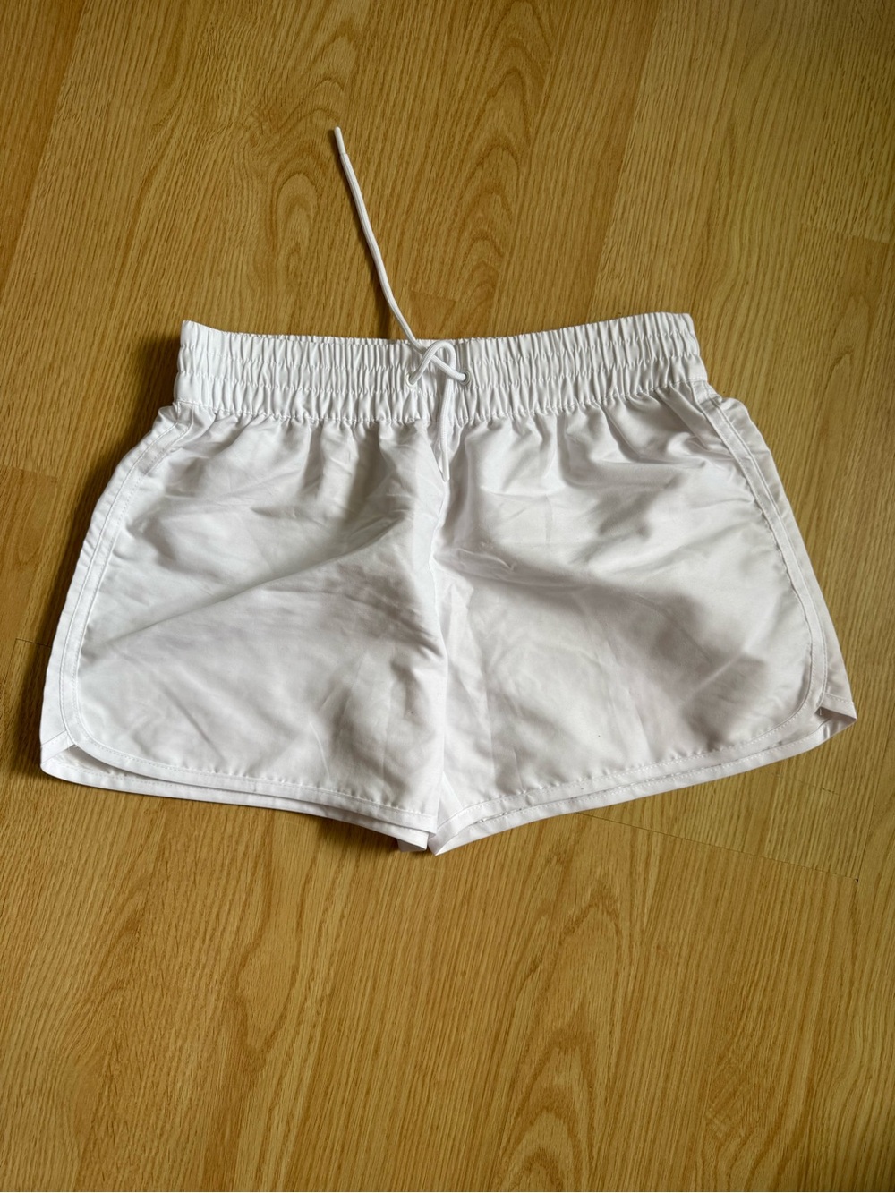 Sogo Women’s White Elastic Waist Shorts size Large (more medium)